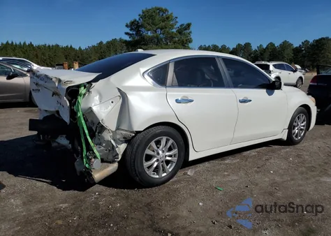 2015 Nissan Altima 2.5 z USA, uszkodzony, nr VIN 1N4AL3AP9FC125181
